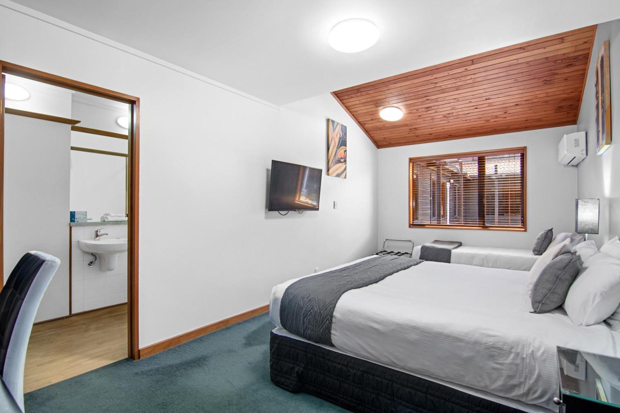 Riverside Hotel Marlborough Blenheim Bagian luar foto