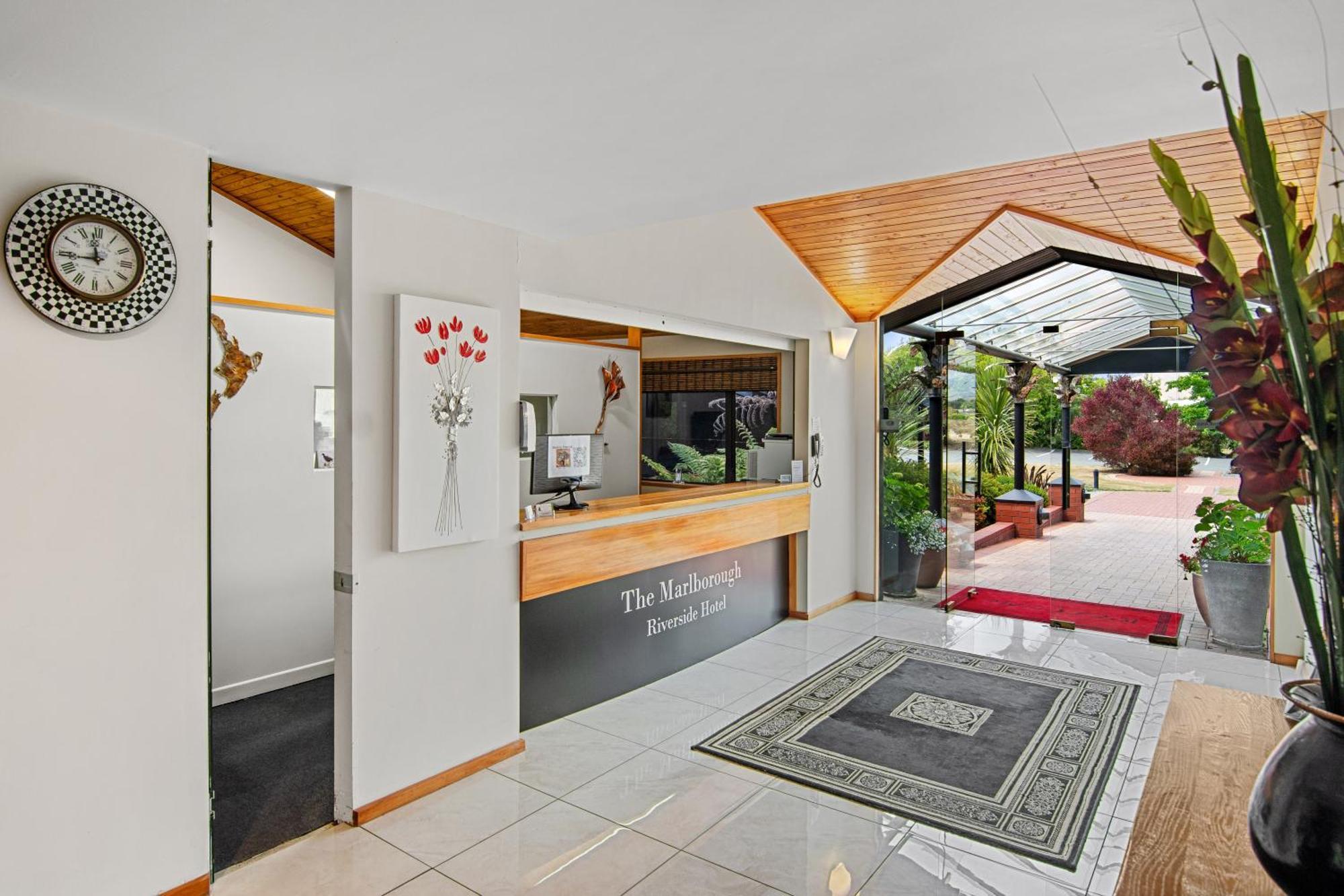 Riverside Hotel Marlborough Blenheim Bagian luar foto